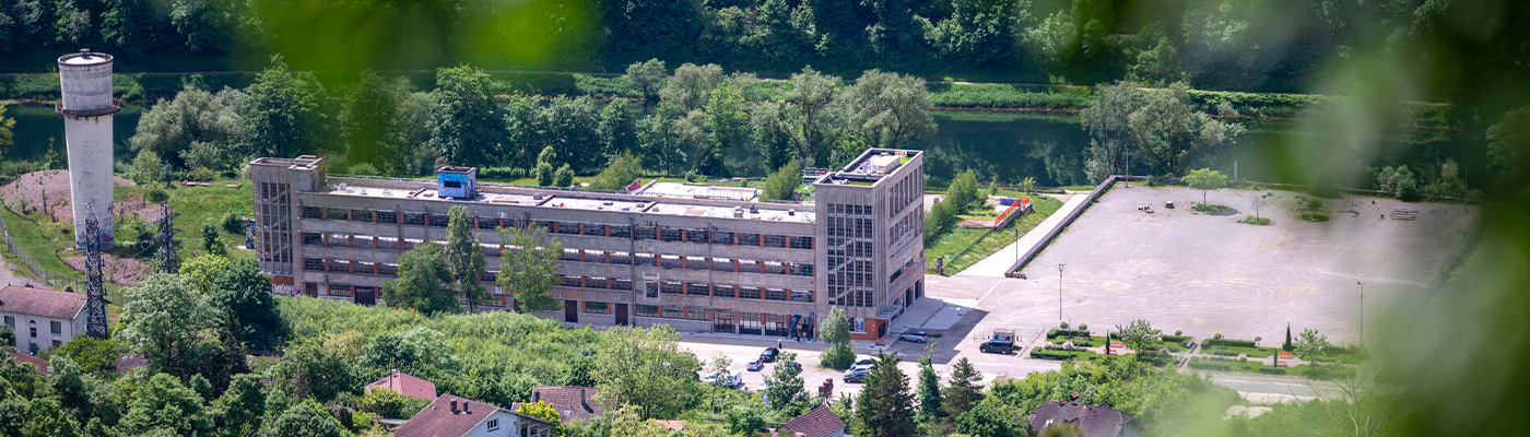 Panorama montrant la base outdoor depuis la colline de Bregille